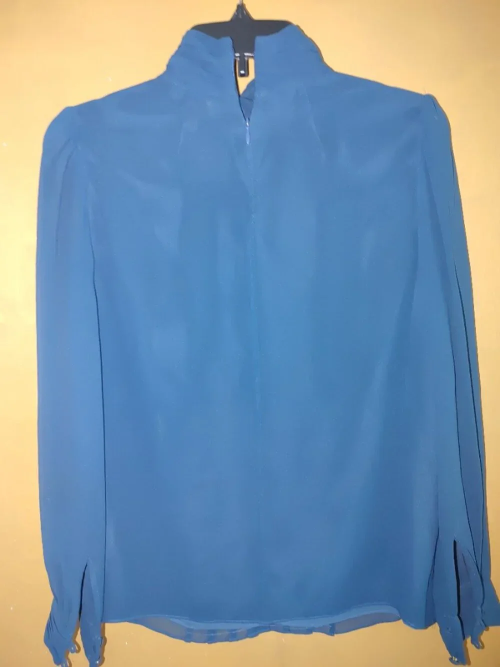 TORY BURCH Woman's 100% Silk Long Sleeve Blouse Size 0 Pre-owned